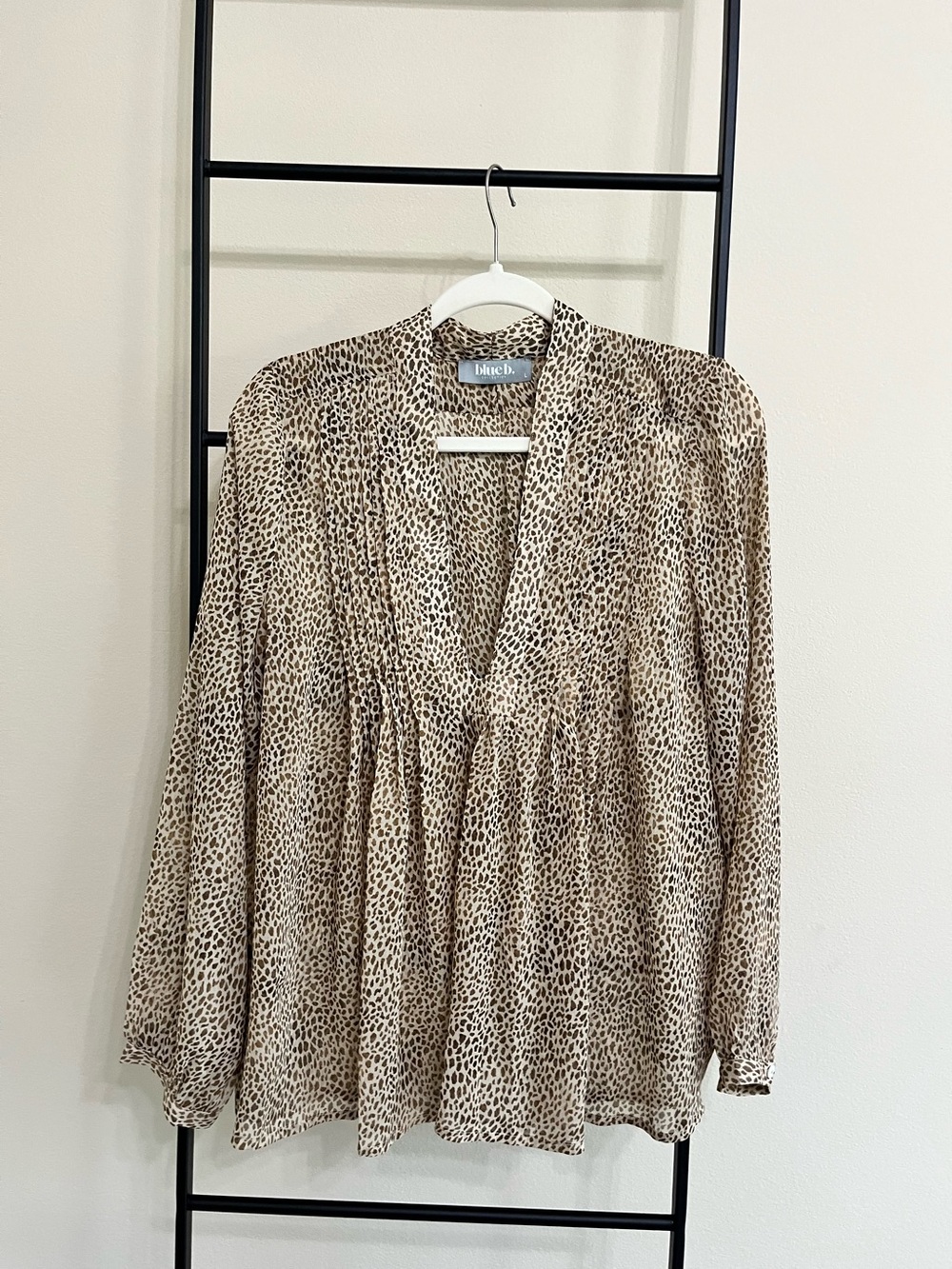Blue B Leopard Cheetah Animal Print V-Neck Blouse Large
